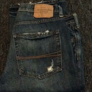 Men’s Abercrombie & Fitch distressed jeans